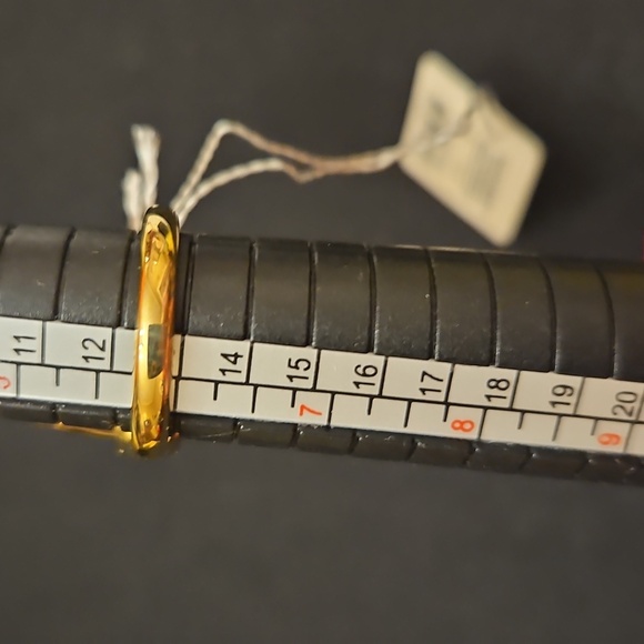 Calvin Klein Gold Ring with Clear Glass Stone With Diamond Cuts - Picture 4 of 13